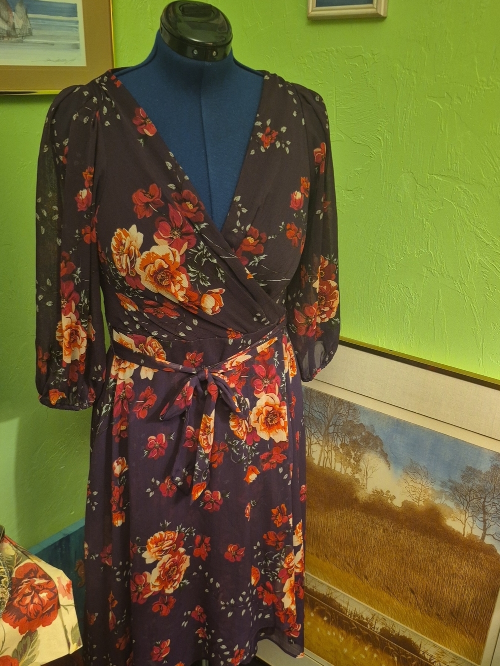 DKNY: Wrap business To Evening Wear,Beautiful Flow. 10. (#1889A) purple Floral.
